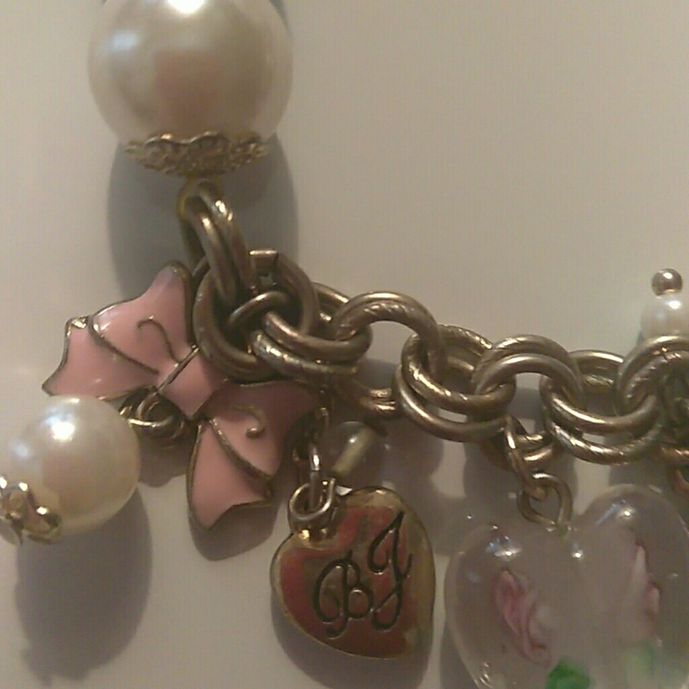 Betsy Johnson stretch bracelet